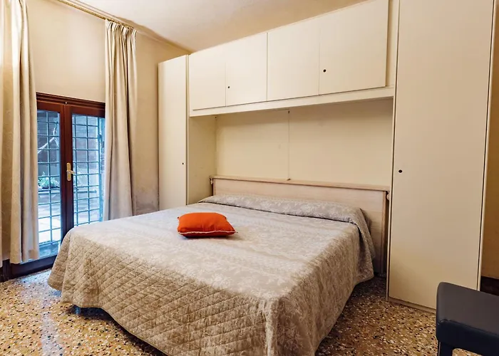 Casa Dei Pittori Venice Apartments
